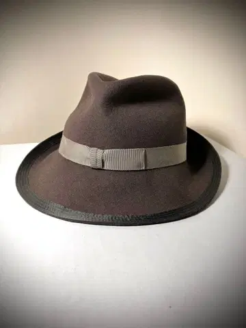 넘버나인의 펠트 햇 다크 그레이