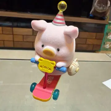 POPMART Lulu 아기 돼지 Celebration 스쿠터