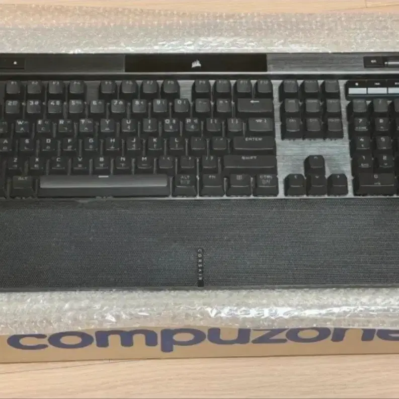 커세어 K70 PRO RGB 적축 풀배열