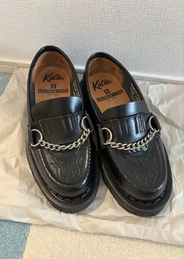 GEORGE COX Katie 콜라보 한정판 블랙 로퍼