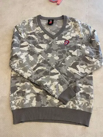 그레이 카모플라쥬 롤링 스톤스 골프 스웨터