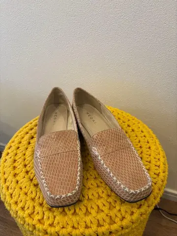 REGAL 베이지 로퍼 23.5