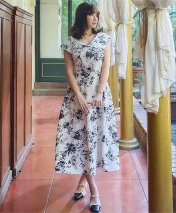 herlipto Secret Garden Midi Dress