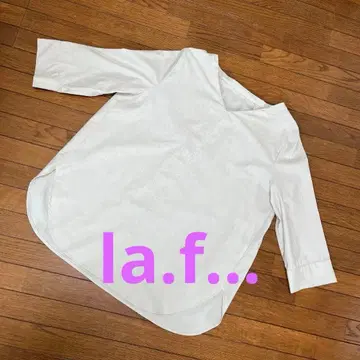 la.f - 픽시에스타 V넥 블라우스 베이지