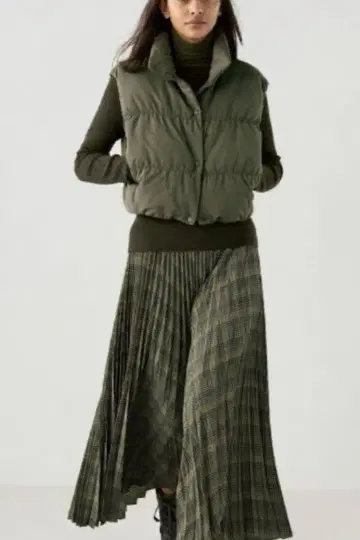 인기 유니클로 C 다운 크롭 베스트 올리브 XL 워셔블