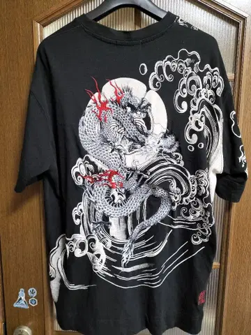 카라쿠리타마시 드래곤 자수 오버 사이즈 T셔츠