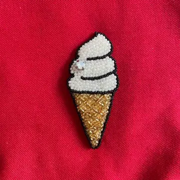 소프트 아이스크림 비즈 자수 브로치