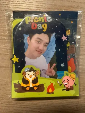 도경수 팝업 한국 한정판 트레이딩 카드 스탠드