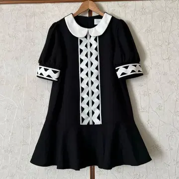 TANGO 원피스 한국제 화이트 카라 밑단 플레어 탱고