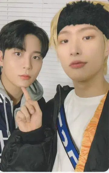 ATEEZ LIMITLESS JONG HO/MIN GI 트레이딩 카드