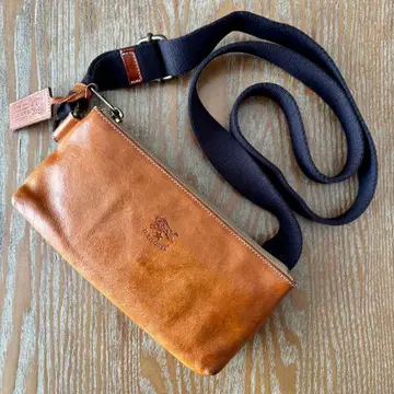 IL BISONTE 일비종떼 숄더 크로스 바디백