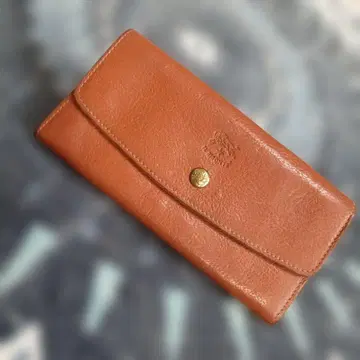 일비종떼 브라운 가죽 장지갑 로고