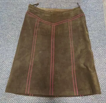 [ 다나 캐런 ] 스웨이드 스커트