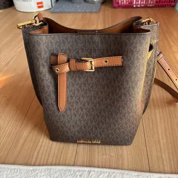 마이클코어스 브라운 숄더백