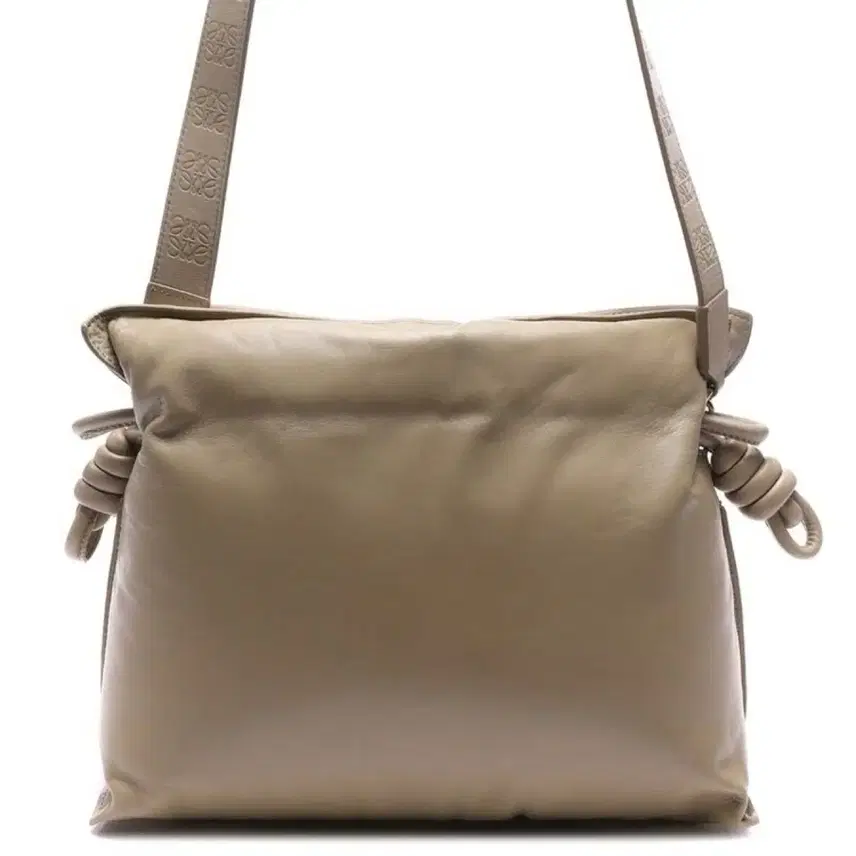 [純正、新商品、販売価格300万ウォン台]ロエベLOEWEフラメンコショルダーバッグ