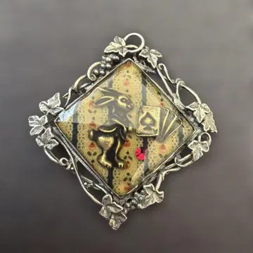 빈티지 앨리스 모티브 토끼와 카드놀이 펜던트 탑 Lae