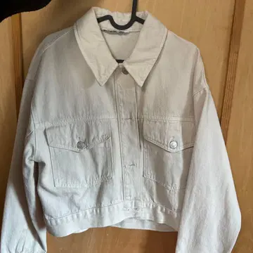 ZARA 화이트 크롭 데님 자켓