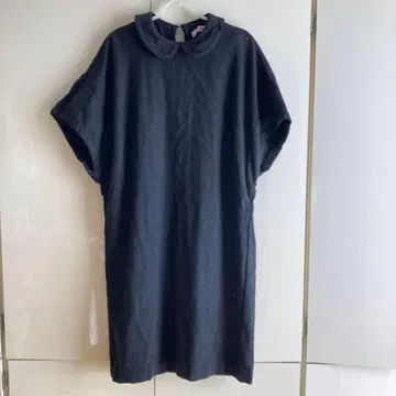 다크 그레이 카라 부착 반팔 원피스