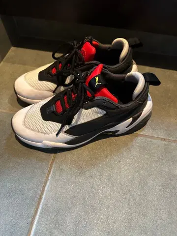 PUMA THUNDER SPECTRA 화이트/블랙/레드