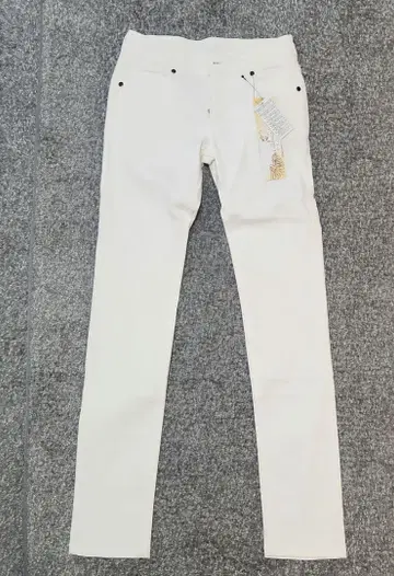 화이트 캐주얼 팬츠 사이즈 61 클래식 엘프