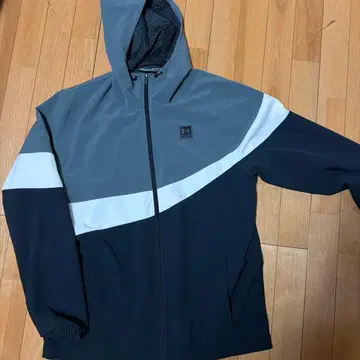 언더아머 나일론 자켓 후드 부착