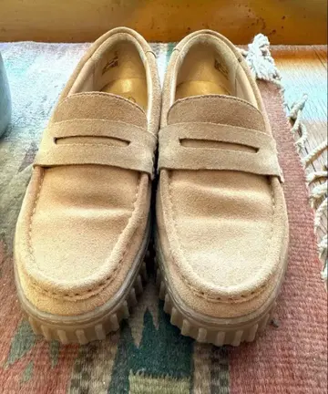 UK 4 23cm 클락스 스웨이드 통굽 로퍼 베이지