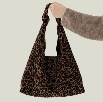 레오파드 무늬 토트백