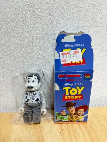 베어브릭 TOY STORY 시크릿 우디