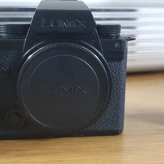 파나소닉 루믹스 S5M2X 바디 팝니다.
