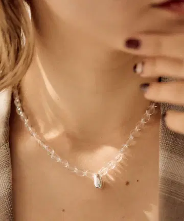 이아파피요네 물방울 탑 클리어 목걸이