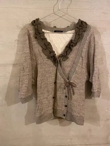 [ romar quee ] 레이풍 프릴 더블 가디건 [ 배송비 포함 ]