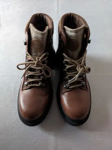 브루넬로쿠치넬리 카프 스킨 부츠 41