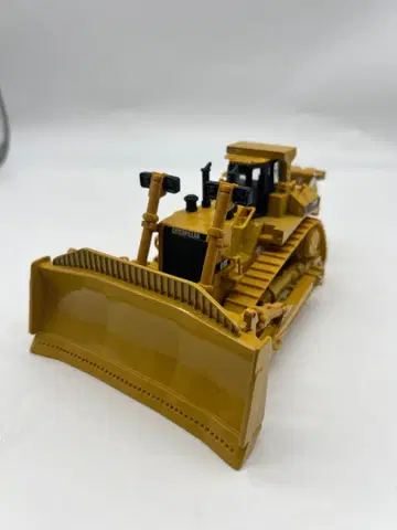 No69 1/50 CAT D11R Track Type Tractor