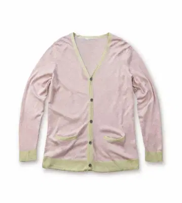 얇은 핑크와 베이지 라인의 가디건