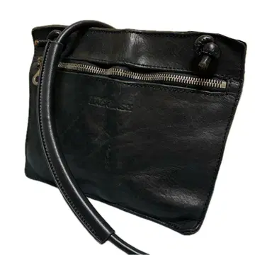 backlash 백래쉬 이삼카타야마 숄더백 파우치 블랙