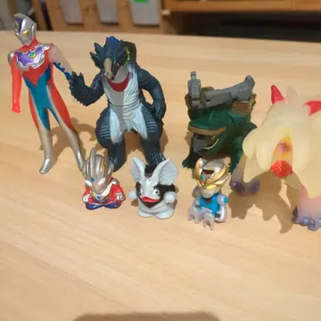 울트라맨 피규어 7체 세트