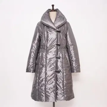 새상품급 SPECCHIO 메탈릭 충전솜 코트 실버 사이즈40*LD258