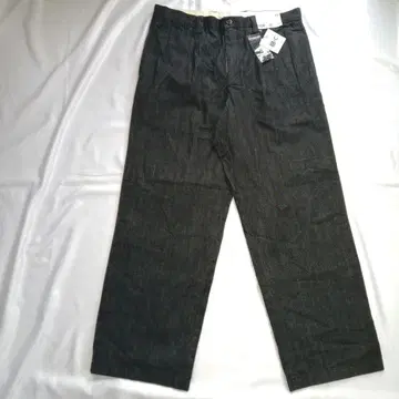 [미사용] UNIQLO C 유니클로 C 턱 스트레이트 팬츠 블랙 W91