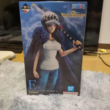 제일복권 원피스 The Unbreakable Law E상 로우 피규어