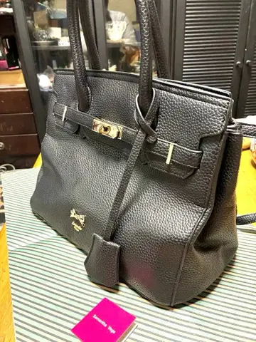 새상품급 Samantha Vega 블랙 핸드백