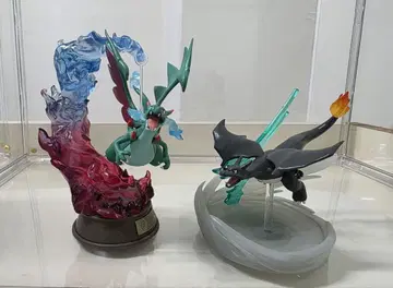 색이 다른 리자몽과 빛나는 메가리자몽 피규어 세트 도색 완성품