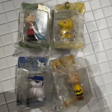 가챠 스누피 PEANUTS 패키지 미니어처 컬렉션 4종