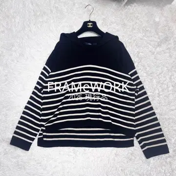 25년 새상품급 FRAMe WORK 세일러 카라 BD 니트 정가 1.9