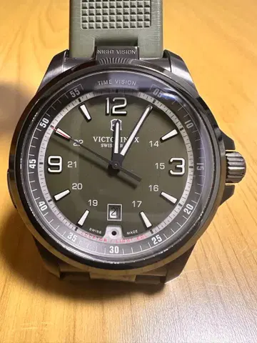 VICTORINOX 나이트 비전 241595