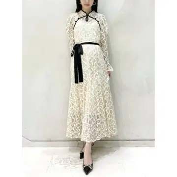 릴리 브라운 오리엔탈 레이스 차이나 원피스 아이보리