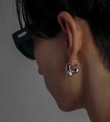 실버 한쪽 귀걸이 jentlouis 가격 인하 협상 OK