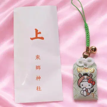 헬로키티 부적 십이지 (소) 끈 달린 방울 토고 신사 하라주쿠