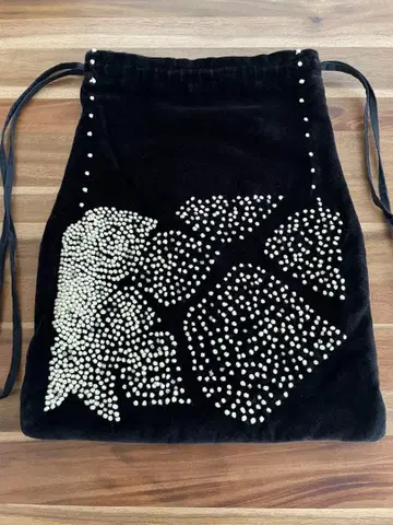 카디&코 Khadi and Co 벨벳 복조리 백 (Black)