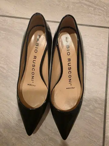 파비오 루스코니 블랙 에나멜 펌프스 34