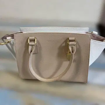 거의 새상품 사만다 타바사 숄더백 베이지 화이트